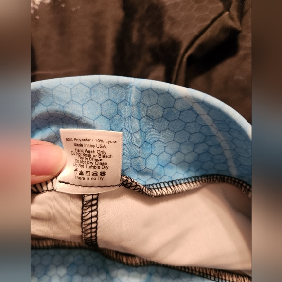 Size Medium Silk Spinner print leggings - Picture 4 of 4